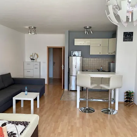 Platan Apartment アパート Šamorín